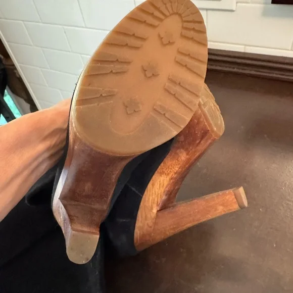 Black Slouchy Suede Boots with Platform Wooden Heel Sz 7 - Picture 5 of 6